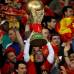 Reuters - Los españoles sueñan con su primera Copa del Mundo.