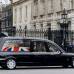Reuters - El coche fúnebre lleva el ataúd de la exprimera ministra británica Margaret Thatcher hacia la catedral de St Paul en Londres.