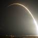 AP - La agencia espacial estadounidense Nasa, que el a&#241;o pasado puso fin a la era de transbordadores con los cuales se construy&#243; la EEI, firm&#243; un contrato de 1.600 millones de d&#243;lares con SpaceX para una docena de misiones de reabastecimiento de la estaci&#243;n que orbita a unos 385 kil&#243;metros de la Tierra.