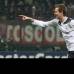 Reuters - El delantero ingl&#233;s Crouch marc&#243; dando el toque final a una gran jugada individual de su compa&#241;ero de ataque Aaron Lennon.
