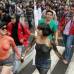 Colprensa - La manifestación de la Mesa Ampliada Nacional Estudiantil Mane empezó este miércoles en Bogotá con una característica muy particular, la participación de estudiantes que van desnudos durante la marcha.