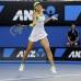 Reuters - Sharapova no pod&#237;a dominar los puntos y los errores no forzados fueron lastrando su juego.