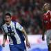 Reuters - James Rodr&#237;guez fue la gran figura del Oporto en la victoria 3-2 contra el Benfica. El equipo del colombiano con los tres puntos de visita recuper&#243; el liderato de la liga de Portugal. James marc&#243; uno de los 3 goles.