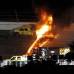 Reuters - Despu&#233;s del accidnte del colombiano la pista qued&#243; en el mal estado por el derrame de combustible y posterior incendio.