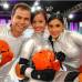 - Duro contra el mundo (Canal RCN, 8:50 p.m.) Paola Cano, actriz de �La Pola&#39; y �Tres milagros&#39;; Jhonny Rivera, cantante de m&#250;sica popular, y Tatiana Ramos, modelo cale&#241;a, estar&#225;n en el equipo naranja.