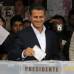 Reuters - El favorito a la presidencia de M&#233;xico, vot&#243; en una mesa electoral de la localidad de Atlacomulco, en el estado central de M&#233;xico.