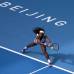 AP - Serena Williams juega contra Francesca Schiavone de Italia durante el abierto de China.