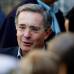 Reuters - El Presidente �lvaro Uribe V�lez vot� en la mesa 57.