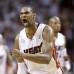 Reuters - Chris Bosh es el tercer integrante de la gran dinastía de los Heat para buscar la segunda corona consecutiva en la NBA.