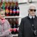 AP - La modelo Cara Delevingne termina la pasarela de Chanel. Karl Lagerfeld, dise&#241;ador de la firma, recibi&#243; los aplausos de los asistentes.