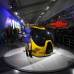 Reuters - Esta feria bianual es el escenario que exhibe las novedades de la industria automotriz, como este curioso modelo de General Motors, el Chevrolet EN-V.