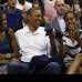 Reuters - El pedido del beso gener&#243; un ataque de risa en Malia, que se contagi&#243; al presidente Obama.