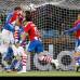 Reuters - El defensor Antolín Alcaraz sorprendió a los espectadores del Green Point Stadium cuando adelantó a los paraguayos en el minuto 39, con un potente remate cruzado tras un tiro libre lanzado por Aureliano Torres desde fuera del área.