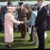 FOTO REUTERS - Adem&#225;s de las fiestas en Buckingham, Isabel II celebra otra similar en su Palacio de Holyroodhouse (Escocia), por lo que el n&#250;mero total de invitados cada a&#241;o roza las 30.000 personas.