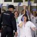 AP - Protesta de los m&#233;dicos del hospital Carlos III de Madrid, Espa&#241;a, ante la visita del primer ministro Mariano Rajoy.