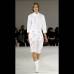 Reuters - Limpieza y pureza, en los colores y en las l&#237;neas, identifican el minimalismo. Dise&#241;o de Jil Sander.