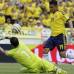 Reuters - El arranque del juego tuvo manejo de bal&#243;n para los chilenos, que no se escondieron, sino que salieron a proponer, sin embargo, la primera opci&#243;n clara fue para Colombia, a los 5 minutos, gracias a un bal&#243;n que recuper&#243; James para con centro dejar solo a Te&#243;filo frente a Claudio Bravo, pero su definici&#243;n se fue por encima del travesa&#241;o.