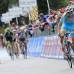 FOTO AFP - El italiano Fabio Aru ascendi&#243; a la cuarta posici&#243;n, mientras que el australiano Cadel Evans cay&#243; del tercero al noveno lugar.