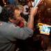 Reuters - La felicidad del pueblo chileno gracias a la operaci&#243;n de rescate de los mineros.