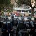 AFP - La polic&#237;a lanz&#243; gases lacrim&#243;genos el martes para contener a manifestantes contra el Mundial que intentaron llegar hacia el estadio de Brasilia, donde se exhib&#237;a el martes la Copa que se adjudicar&#225; el ganador del torneo que termina el 13 de julio.