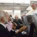 Reuters - El Papa Francisco escucha la pregunta de un periodista en su viaje de regreso a Roma, despu&#233;s de su visita a Brasil.