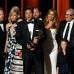 Reuters - En comedia todos los pronósticos presagiaban que se viviría el fin de un ciclo y que "Orange Is The New Black" arrebataría el título de mejor serie a "Modern Family", pero el veterano programa de la colombiana Sofía Vergara volvió a llevarse el Emmy por quinto año consecutivo e igualó así el récord de "Fraiser".