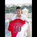 - James Rodr&#237;guez tambien fue presentado, al igual que Moutinho.