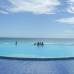 Liliana Vélez de Restrepo - Piscinas y mar se unen entre azules en el hotel Live Aqua.