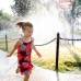 AP - Varias personas se han acercado a los parques p&#250;blicos para calmar el calor.