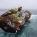 Reuters - El carguero naufragado, la mitad del cual est&#225; sumergida, no puede ser reflotado mientras no se vac&#237;e la carga.