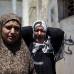 Reuters - Mujeres palestinas lloran en un campamento de refugiados cerca de la ciudad de Ramallah, Cisjordania.