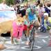 Reuters - Solo hubo batalla al final del Alpe di Pampeago. Mientras Kreuziger, que se estren&#243; en una grande a los 26 a&#241;os, se iba solo a por la victoria, suavizando su fracaso de no luchar por el triunfo final.
