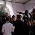 AP - Lady Gaga se rob&#243; las miradas en la alfombra roja de la 53 edici&#243;n de los premios Grammy Anglo.