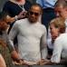 AP - El piloto de la F&#243;rmula Uno Lewis Hamilton (centro), de la escuder&#237;a McLaren, es uno de los personajes que ha circulado por las tribunas de la pista central.