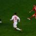 AP - Raúl Meireles abrió el marcador para Portugal en el minuto 29. Las malas condiciones del tiempo hicieron que los defensores tropezaran con facilidad y la rapidez del balón llevó a ambos equipos a probar tiros de larga y media distancia en varias oportunidades.