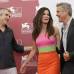 AP - El director Alfonso Cuaron y los actores Sandra Bullock y George Clooney llegan al Festival de Cine de Venecia, Italia.