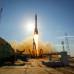 AP - La nave rusa Soyuz TMA-04M con tres tripulantes a bordo despeg&#243; este martes desde el cosm&#243;dromo de Baikonur (Kazajist&#225;n) rumbo a la Estaci&#243;n Espacial Internacional (EEI) con mes y medio de retraso por desperfectos detectados en su m&#243;dulo de descenso.