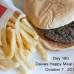 Foto cortes&#237;a - &quot;Continuar&#233; fotografiando la hamburguesa hasta que se desintegre, lo que puede llevarme el resto de mi vida natural&quot;, explic&#243; la artista, quien ha constatado c&#243;mo en los 730 d&#237;as que lleva dedicada a fotografiar ese ejemplo de comida r&#225;pida muy poco ha cambiado en los componentes del men&#250; infantil.