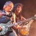 - Mago de Oz tiene influencias de bandas m&#237;ticas como Iron Maiden, Deep Purple, Helloween y Rainbow.