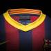 FOTOS NIKE - El cuello es en &quot;V&quot; y vuelve a ser amarillo, tal como cuando el Barcelona conquist&#243; la Champions en 2011 ante el Manchester United.