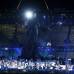 Reuters - Unos 60.000 espectadores abarrotaron el moderno estadio Ol&#237;mpico, construido en lo que fue un &#225;rea deprimida del este de la ciudad, y m&#225;s de 1.000 millones de personas sintonizaron en todo el mundo una fiesta de tres horas de duraci&#243;n.