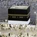 Reuters - Todos los peregrinos deben caminar a la izquierda alrededor de la Kaaba siete veces y tienen que intentar tocar la Piedra Negra por lo menos una vez.