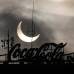 Reuters - En el transcurso de un eclipse total se alteran apreciablemente la luz y la temperatura y hasta los p&#225;jaros callan, mientras que con un eclipse parcial el cielo se vuelve solo un poco gris y, si adem&#225;s est&#225; cubierto, puede pasar casi desapercibido.