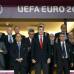 Reuters - En el palco central el pr&#237;ncipe espa&#241;ol, Felipe de Borb&#243;n, junto a Michel Platini, presidente de la Uefa.