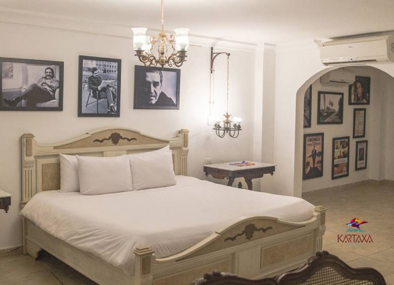 Así luce la habitación Gabo en el Hotel Kartaxa. En la entrada está la biografía del premio Nobel. FOTO cortesía hotel kartaxa