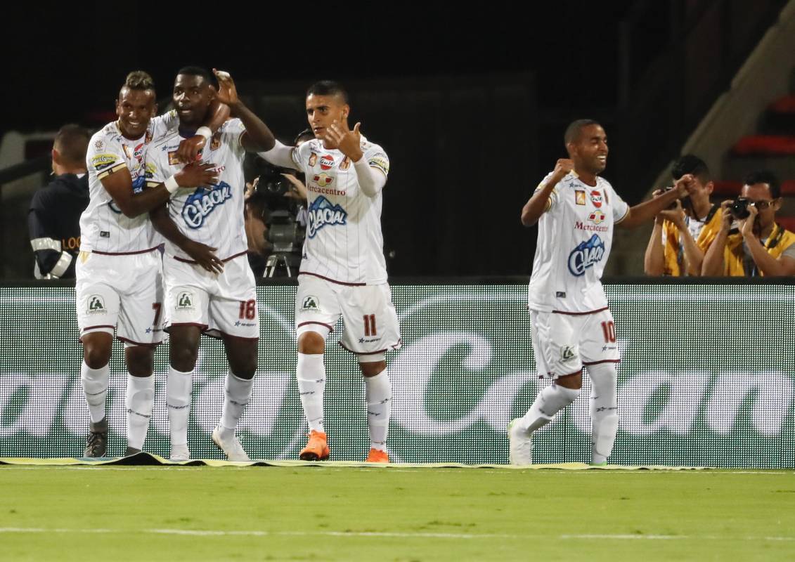 Ni siquiera en el momento del primer gol del Tolima, que muy temprano se fue arriba en el marcador, a los 7 minutos con Marco Pérez, quien con su anotación igualó en la tabla de goleadores al argentino Germán Ezequiel Cano, con 17 tantos. FOTO ROBINSON SÁENZ