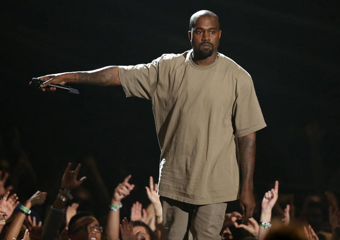 Kanye West recibió el premio honorífico Michael Jackson Video Vanguard. FOTO AP