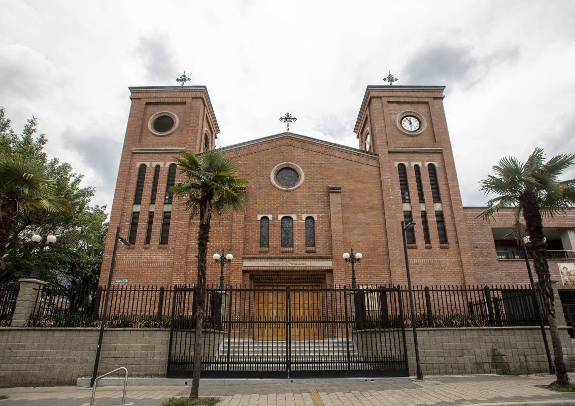 Parroquia de San Mateo en Envigado. Foto Camilo Suárez
