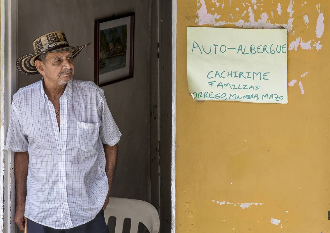  Carlos Enrique Orrego, habitante que salió del Puerto hacia un auto albergue ubicado en el municipio de Valdivia. FOTO JUAN ANTONIO SÁNCHEZ OCAMPO