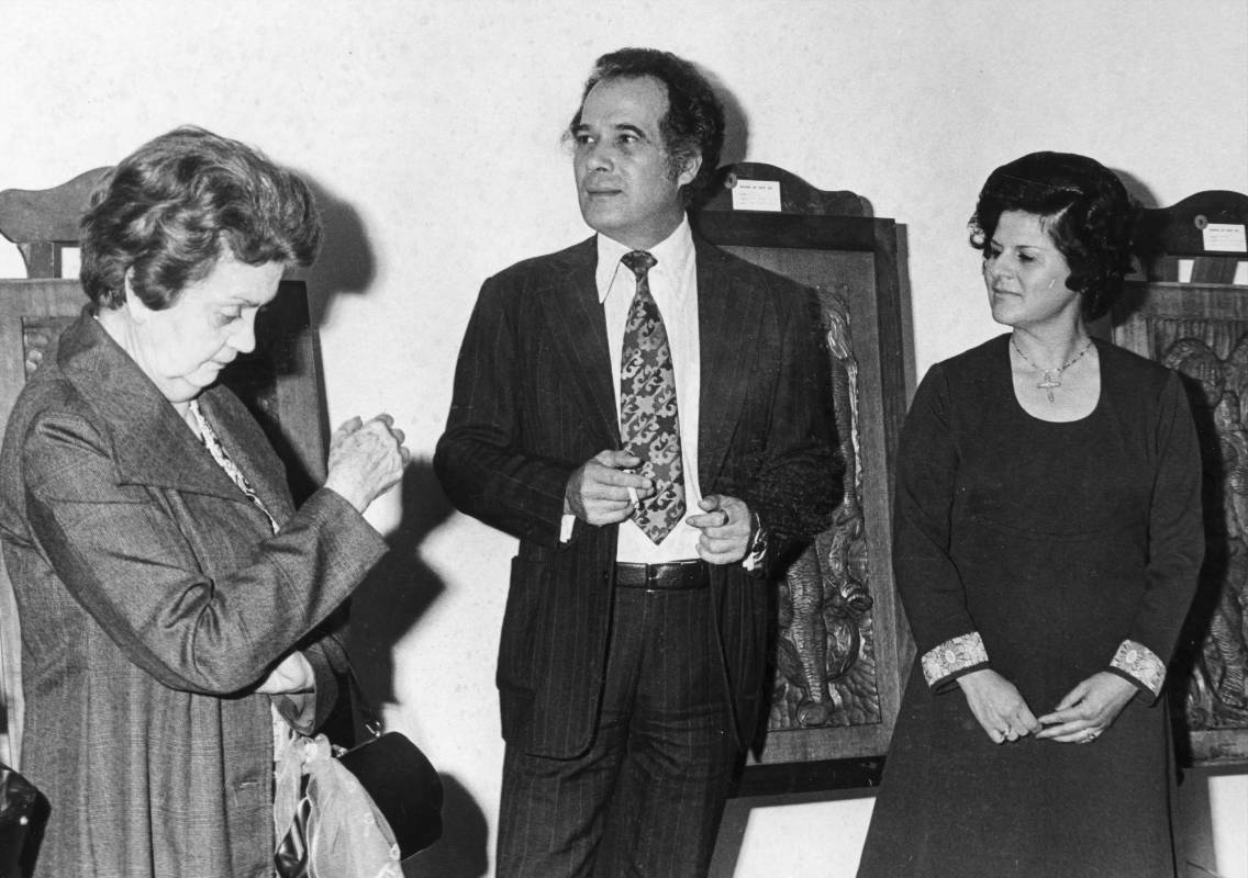 En un evento en la Galería de Arte de la SAI con Teresita Santamaría de González y Diana Vallejo de Vélez